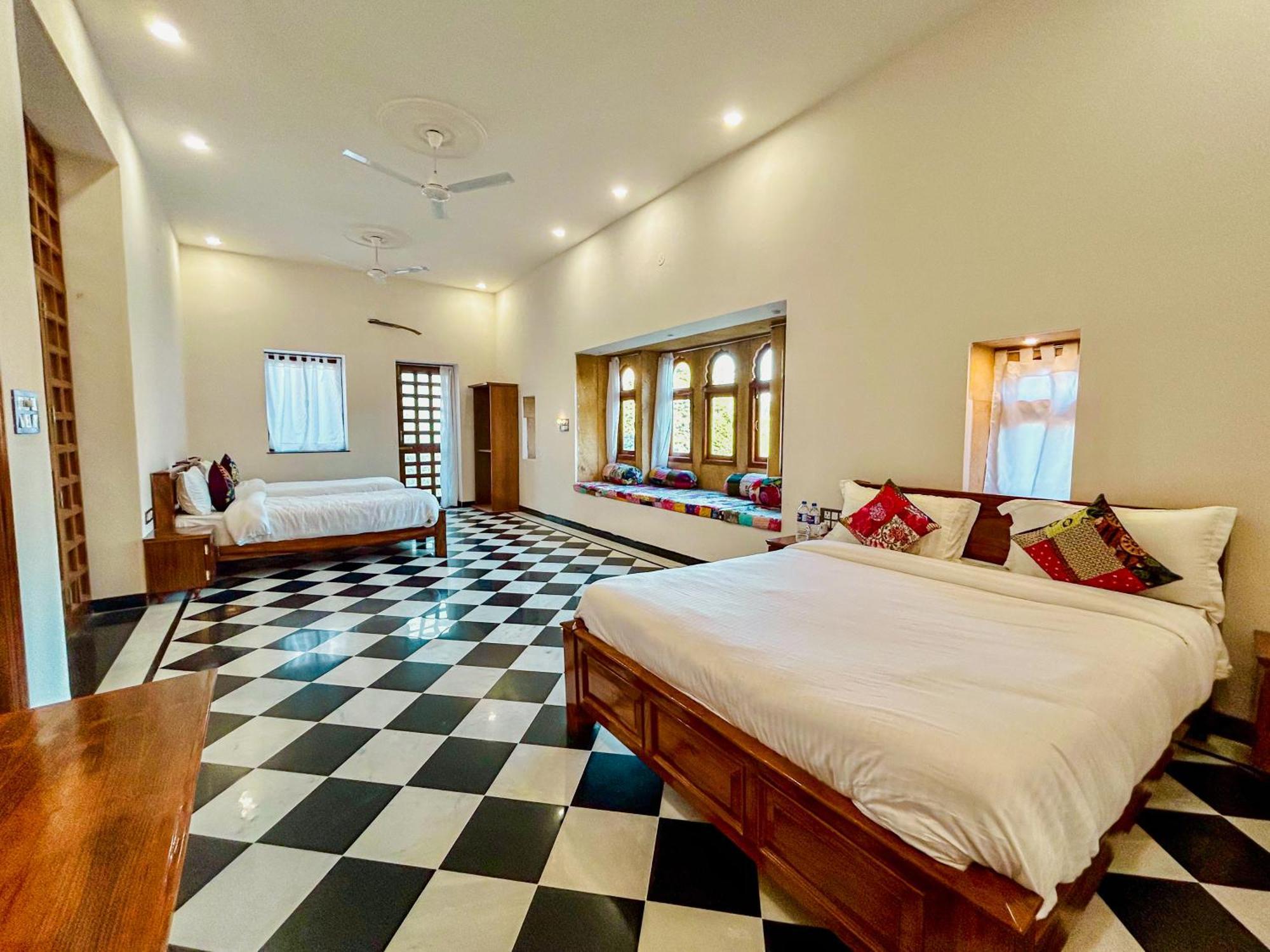 Hotel Vasudev Niwas Jaisalmer Zewnętrze zdjęcie